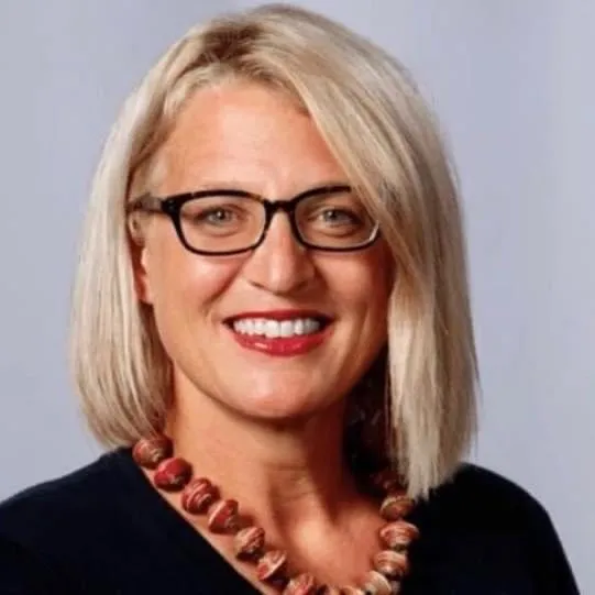 Angela Crossin Headshot