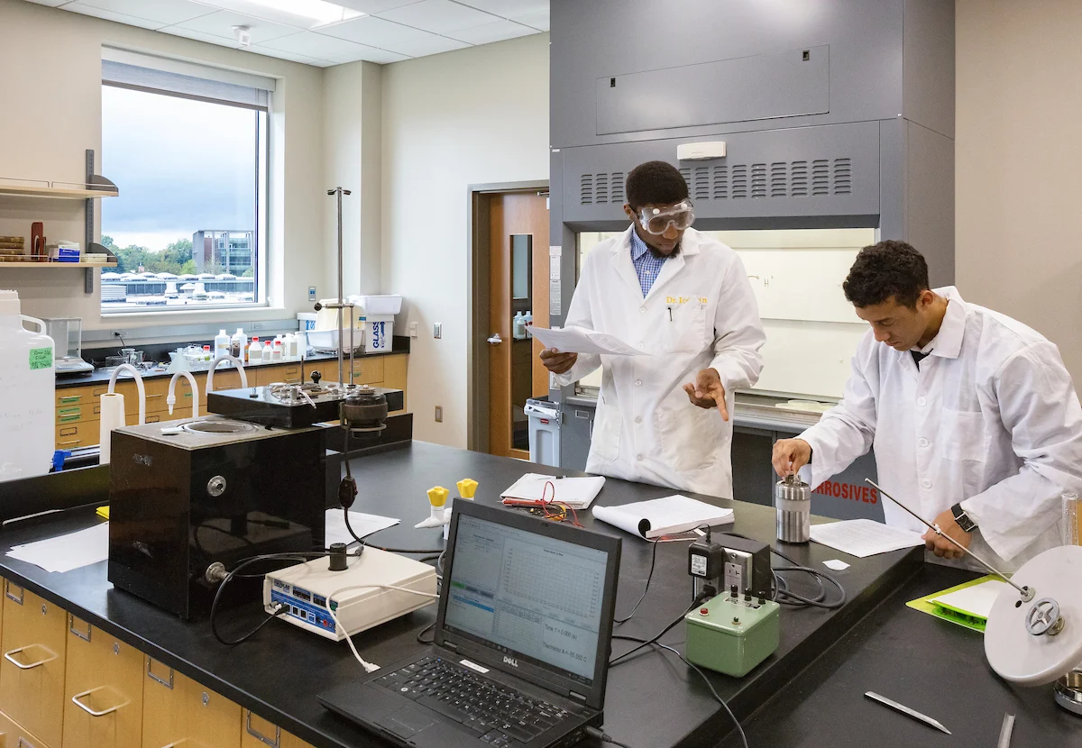 Image for news story: Interdepartmental Cooperation Finding New Ways to Fight Sickness