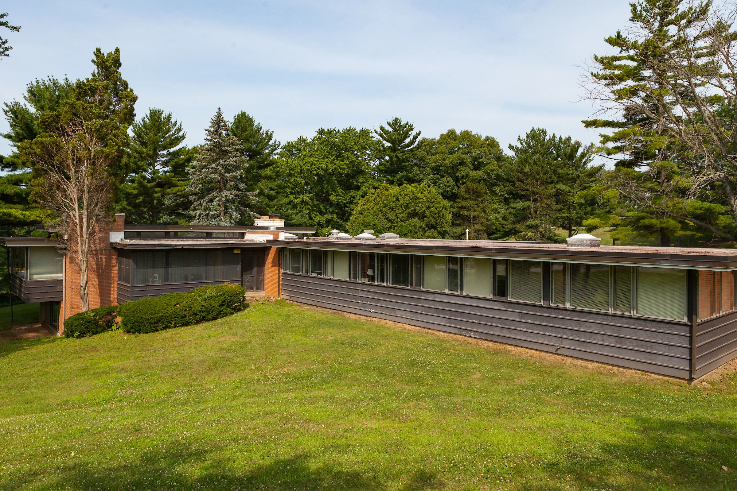 Image for news story: Valparaiso University Partners with Indiana Landmarks to Preserve Linwood House and Revitalize the Community