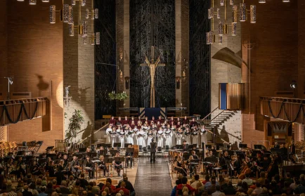 Image for news story: Join the Holiday Fun at Valparaiso University